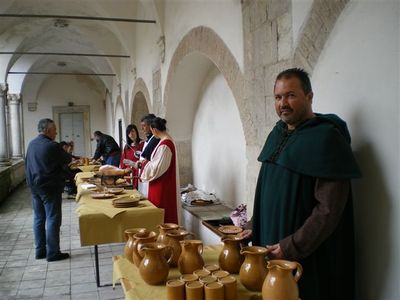 VI Meeting, Amelia   2010: pranzo medievale nel chiostro di Palazzo  Boccarini