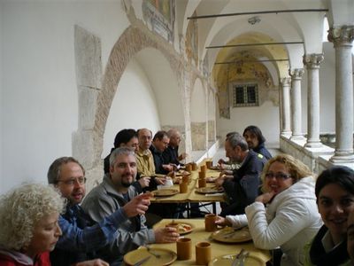 VI Meeting, Amelia    2010: pranzo medievale nel chiostro di Palazzo Boccarini